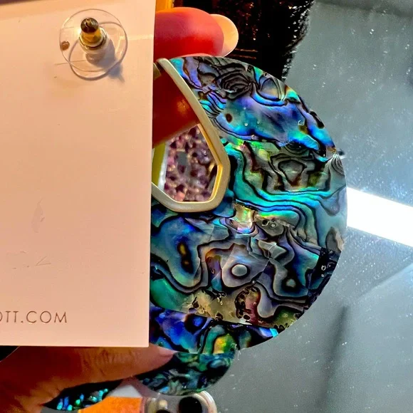 NWT Kendra Scott RARE & Retired Diane Earrings Abalone Yellow Gold STUNNING! - Picture 11 of 14